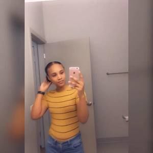 Meet your Posher, Kayla